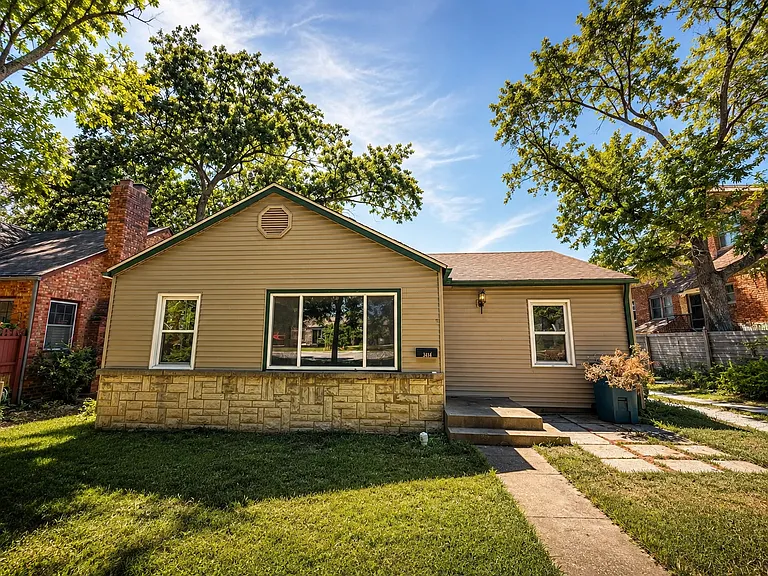 3414 Oak Ridge Dr — Photo 1