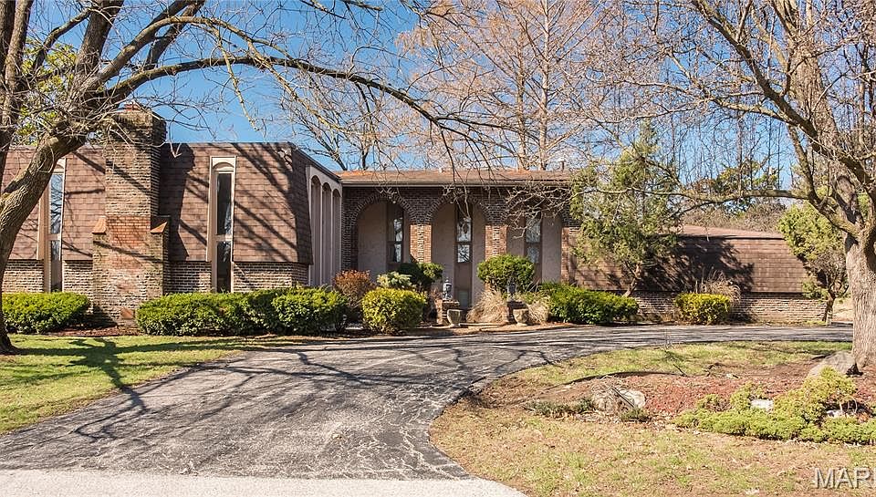 2nd image of 727 Wayfield Dr