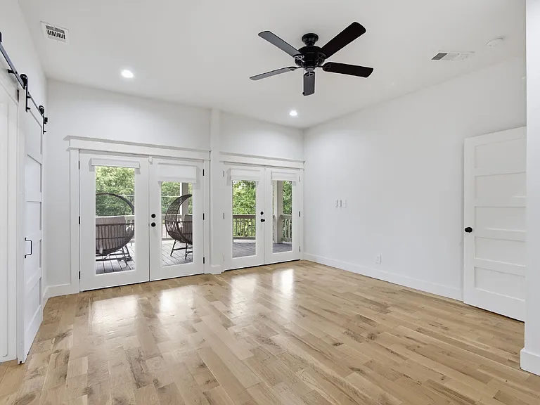 1209 Kings Hwy — Photo 16