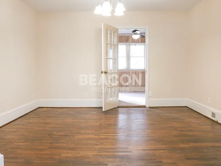 420 S 19th St — Photo 9