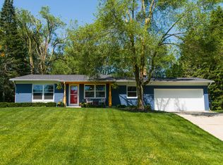 2923 Montreat Dr NE, Grand Rapids, MI 49525