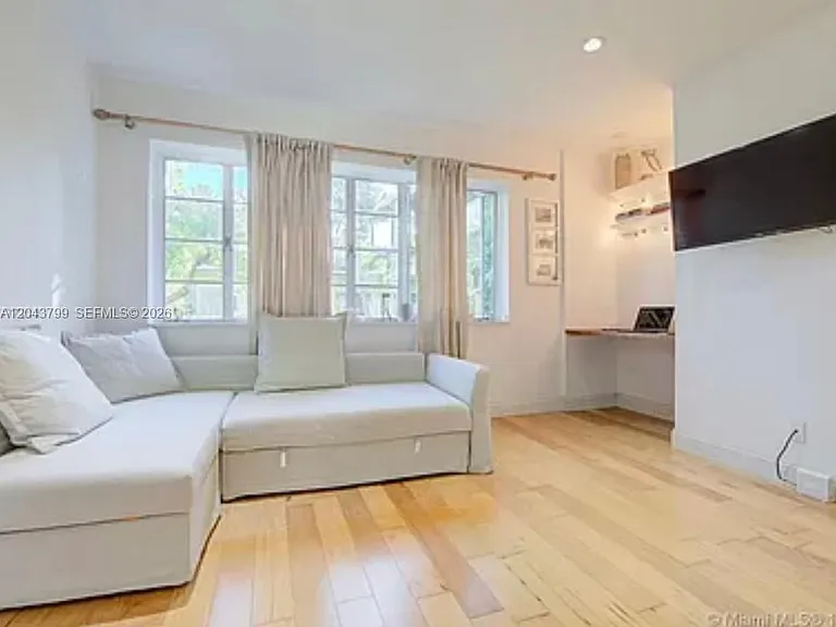 840 Michigan Ave #7 — Photo 4