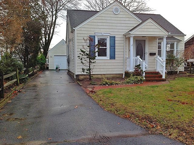 2nd image of 6 Bayside Pl