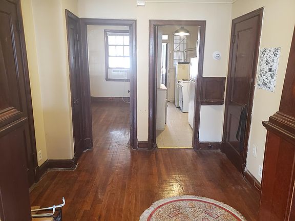 4th image of 900 Quincy St NE #1
