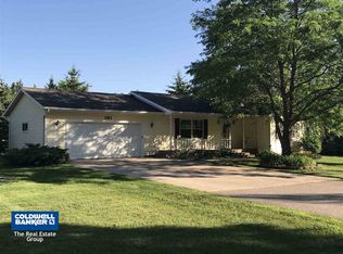 181 River Heights Dr, Plover, WI 54467