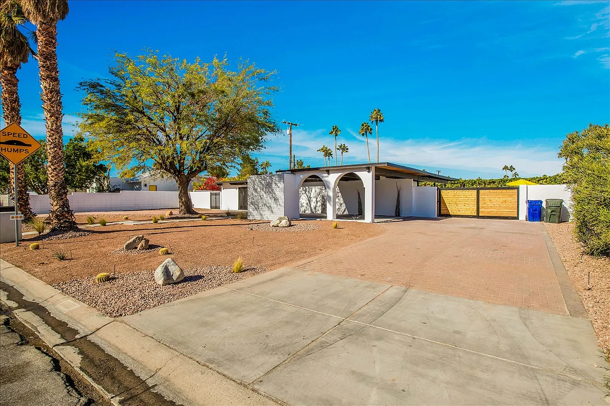 3 bed, 1225 sqft, $4,000 — Photo 4