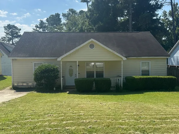 9127 Clubhouse Dr, Riverdale, GA 30274