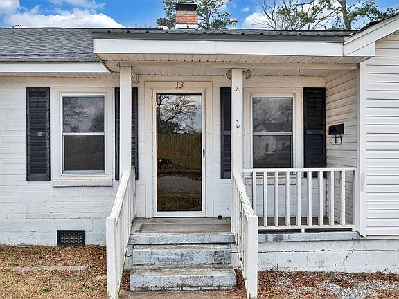 4th image of 13 Eastview St