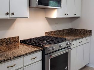 477 Village Green Rd UNIT 101, Naperville, IL 60540
