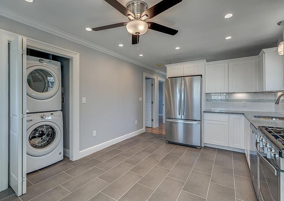 In-unit, full size, energy star rated laundry set