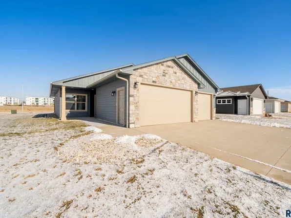 2308 E Tinley St, Brandon, SD 57005