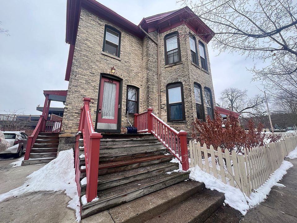 1st image of 319 Cherry St SE