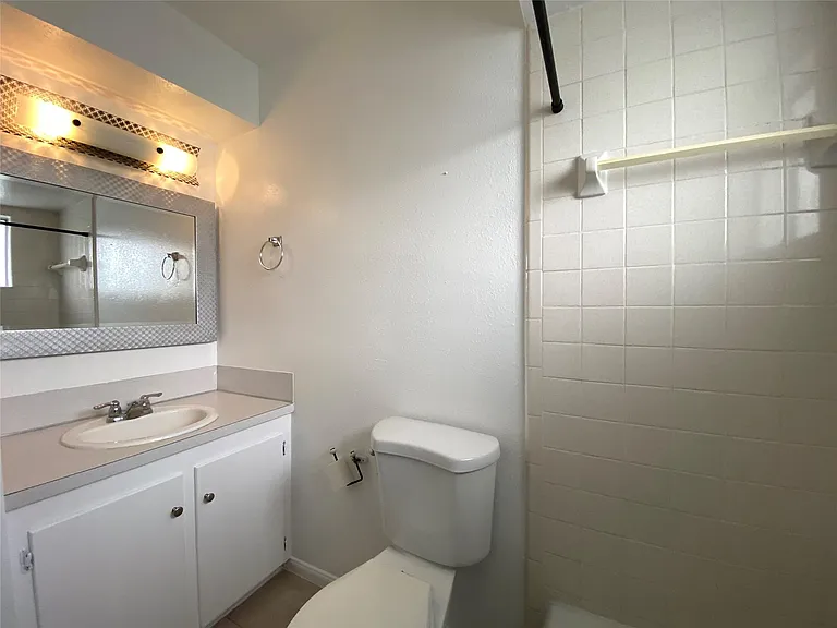 10682 Hazelhurst Dr #14 — Photo 20