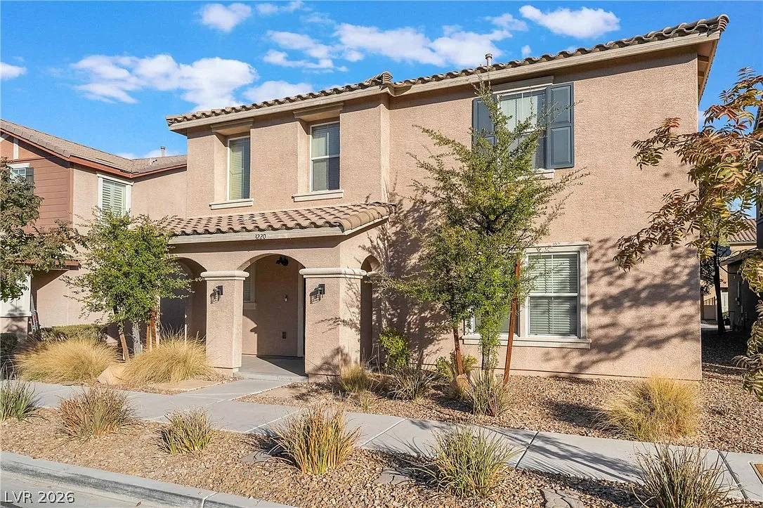 5 bed, 3.0 bath, 2552 sqft, $2,680 — Photo 1