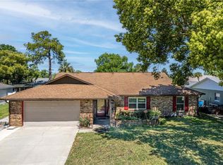 12631 Pine Island Dr, Leesburg, FL 34788