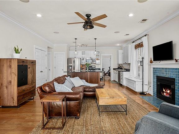 Gas fireplace