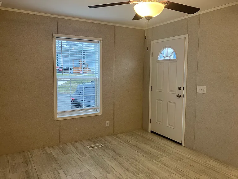 166 Broadmore Dr — Photo 3