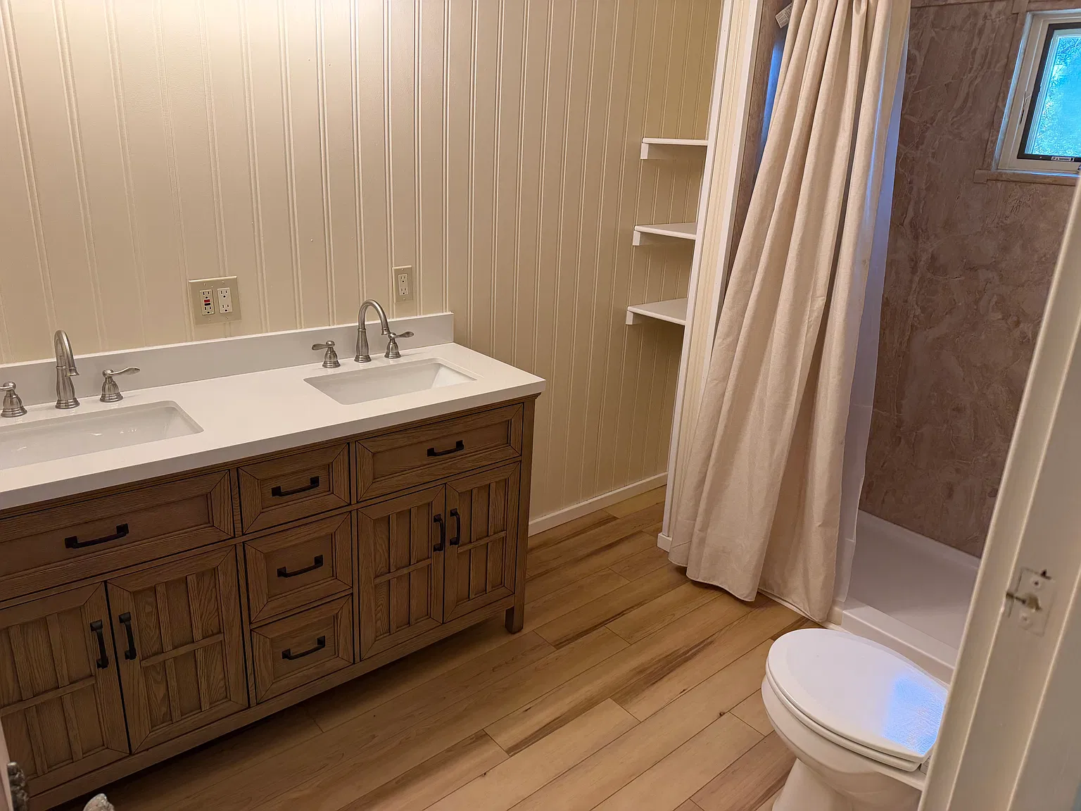 3 bed, 2100 sqft, $2,400 — Photo 2