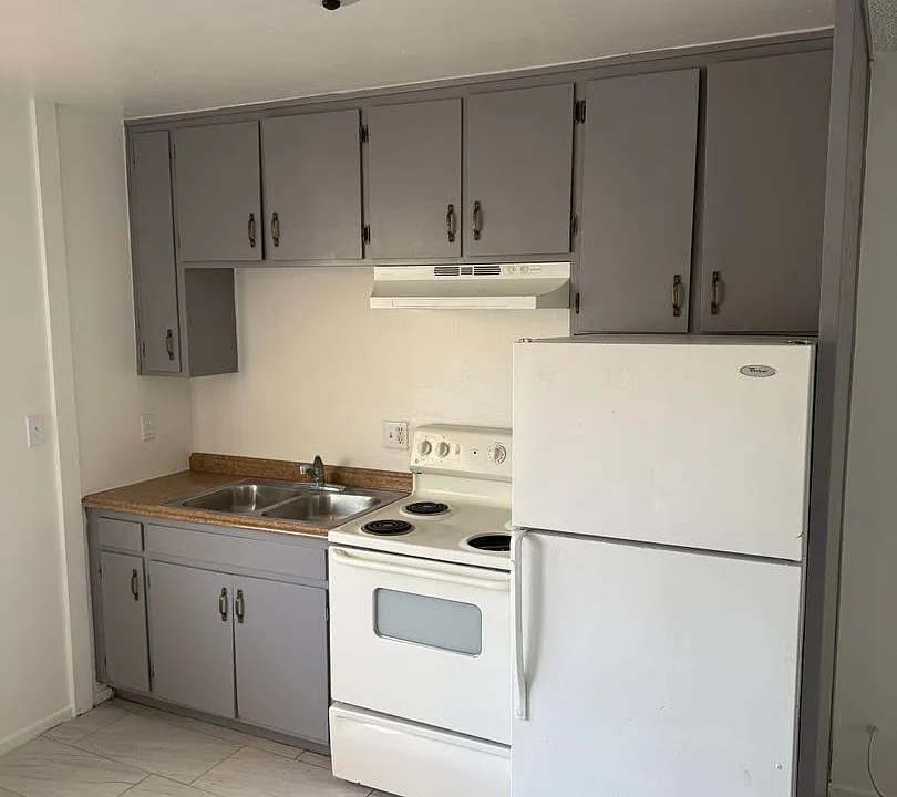 13704-13728 Avenida Hermosa