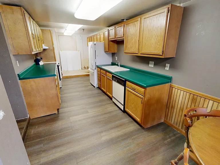 545 Pacific Ave SW — Photo 4