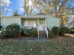 2507 Woodview Dr, Greensboro, NC 27408