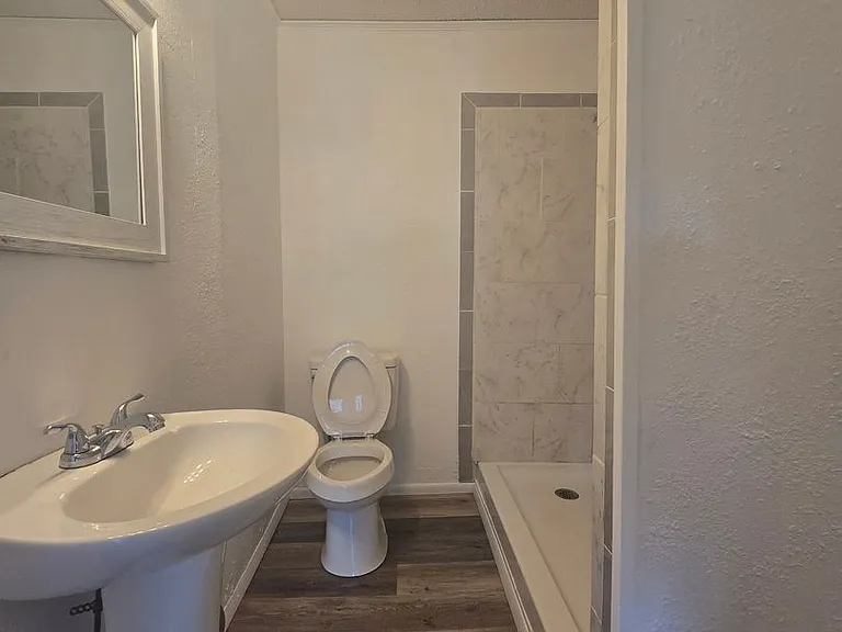920 W Farrall St — Photo 22