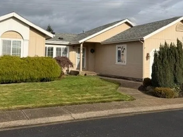 4055 Royal Ave Space 133, Eugene, OR 97402