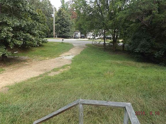 4th image of 80 Heaven Hill Dr