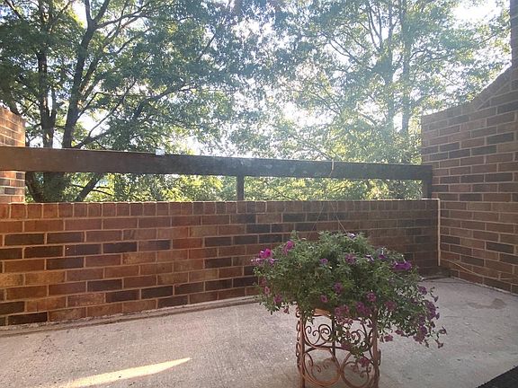 4th image of 1747 S Hayes St #2