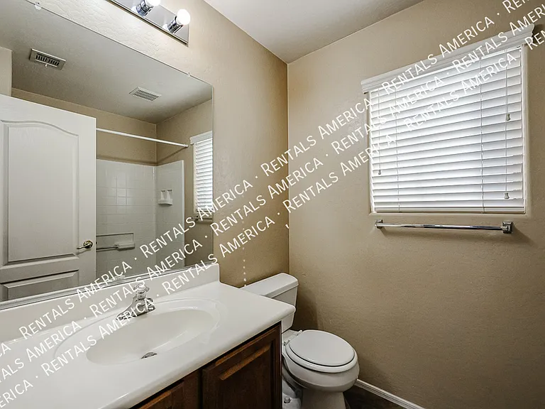 2614 W Florentine Rd — Photo 42