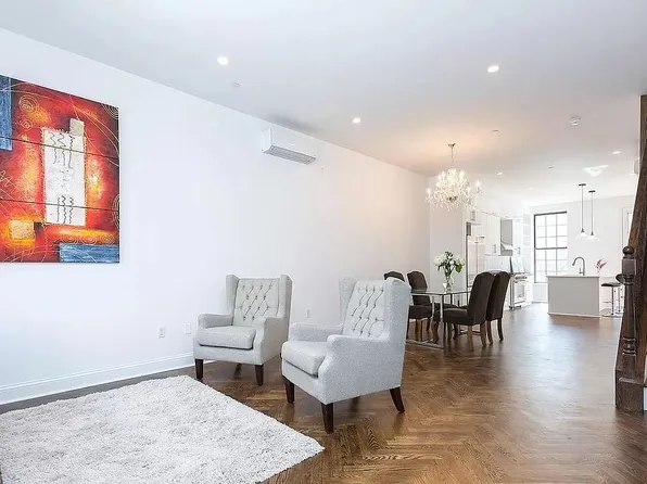 226 W 132nd St, New York, NY 10027