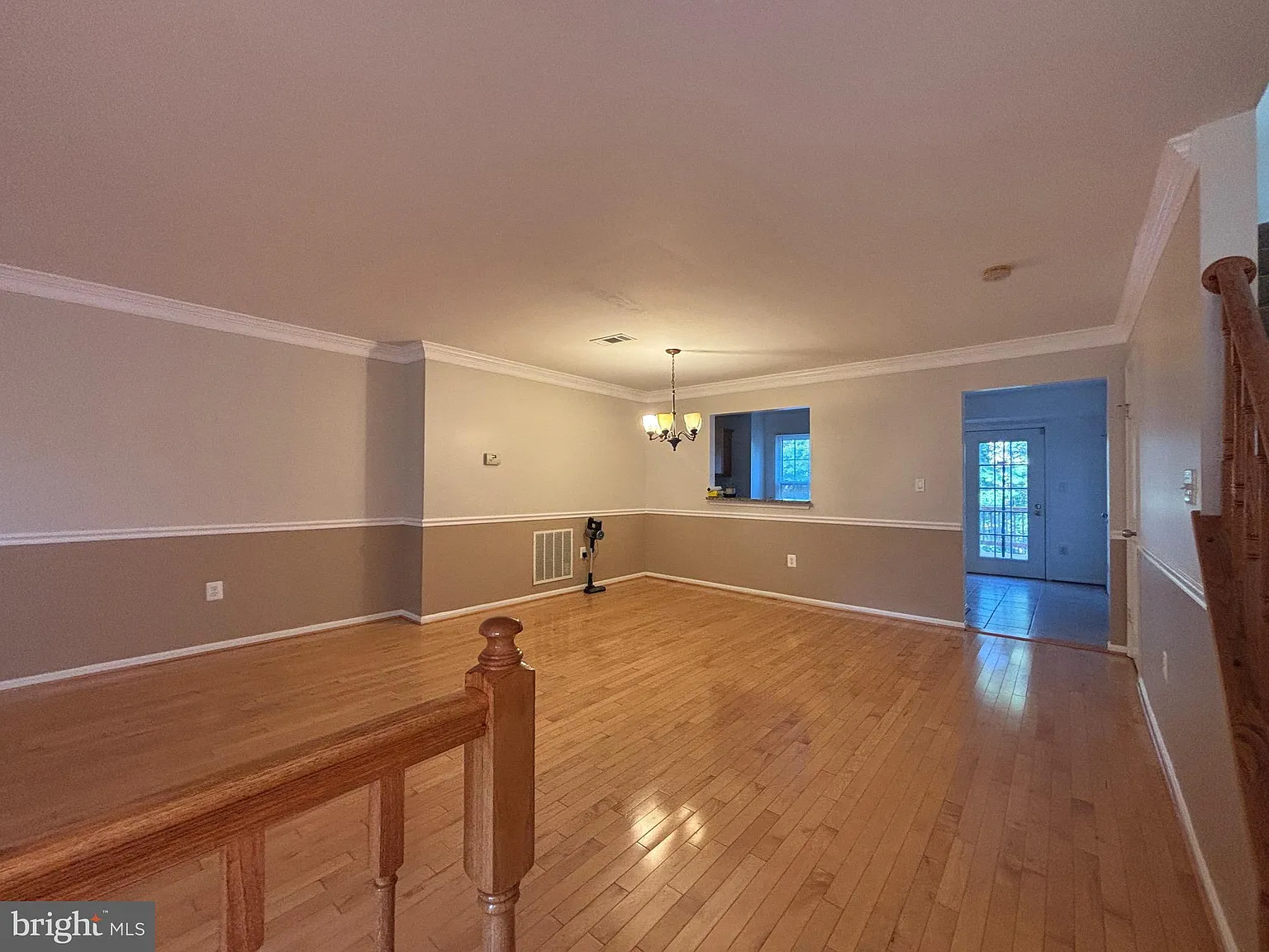 3 bed, 3.5 bath, 1423 sqft, $3,100 — Photo 4