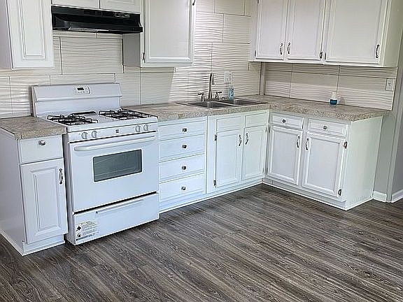 2nd image of 411 Mead Dr