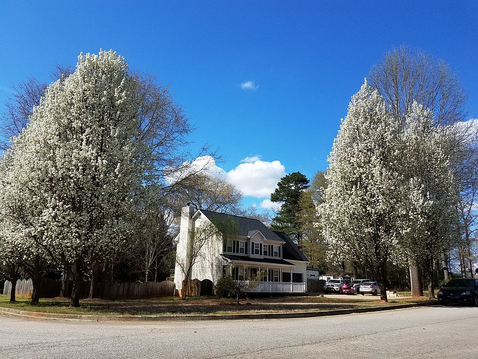 2nd image of 862 Windward Rd