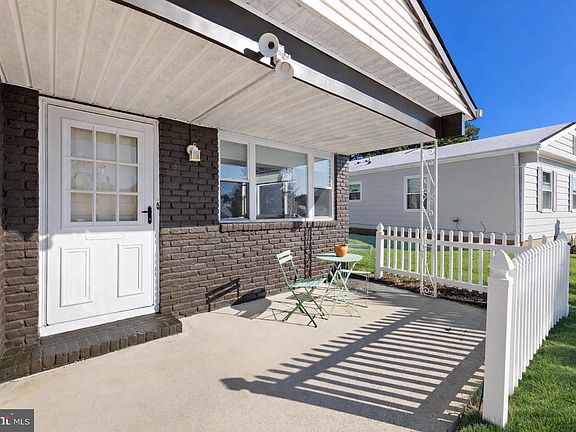 2nd image of 7 Bordeaux Ct
