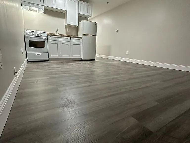 Varnum Apartments — Photo 1