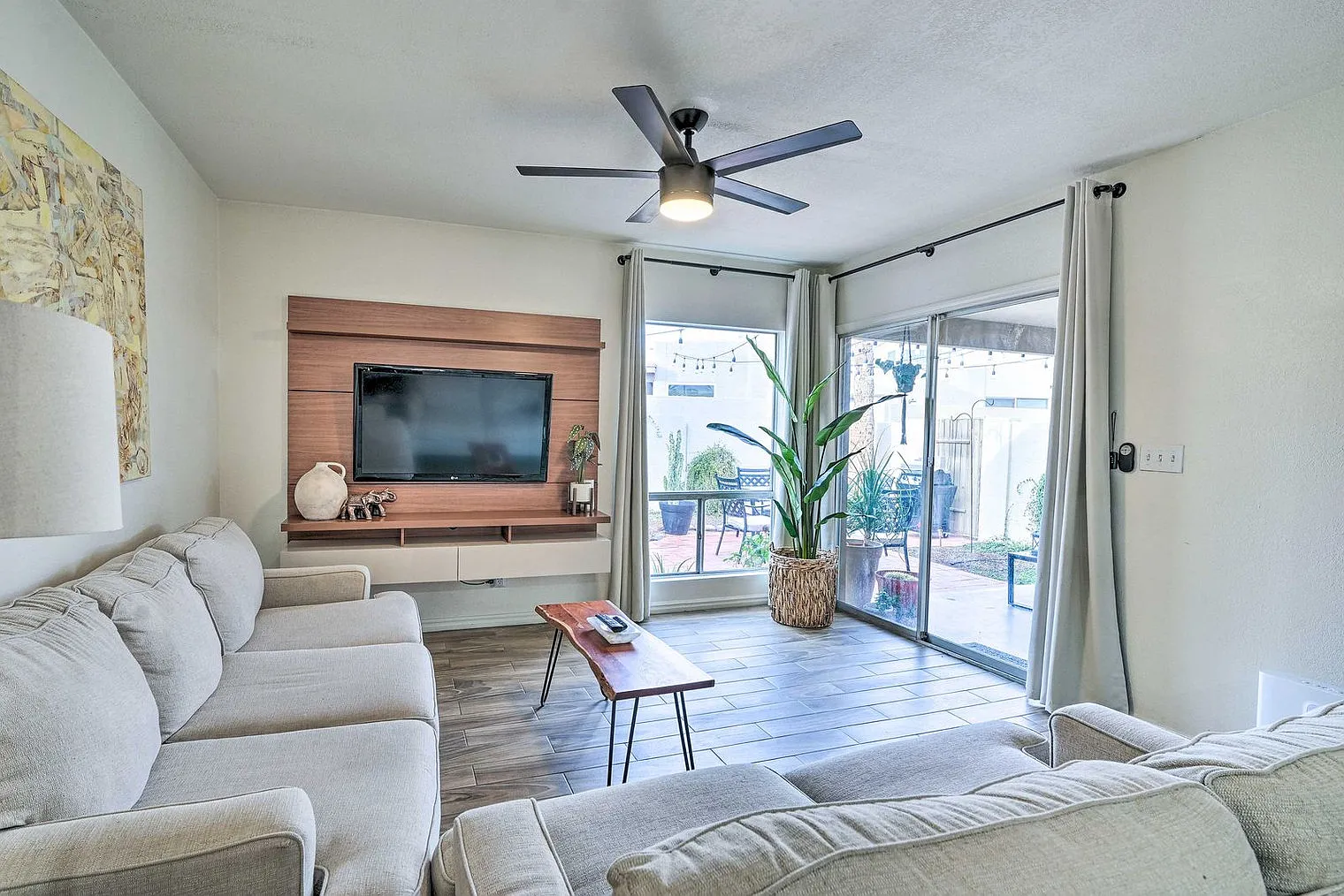 3 bed, 3.0 bath, 1776 sqft, $3,808 — Photo 4