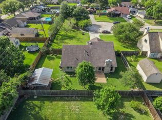 1118 Killarney Ave, Friendswood, TX 77546