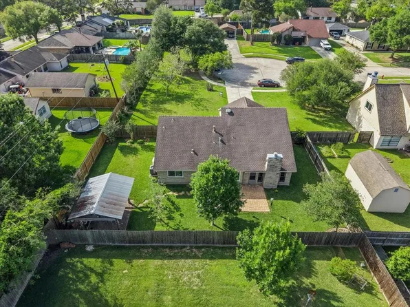 1118 Killarney Ave, Friendswood, TX 77546