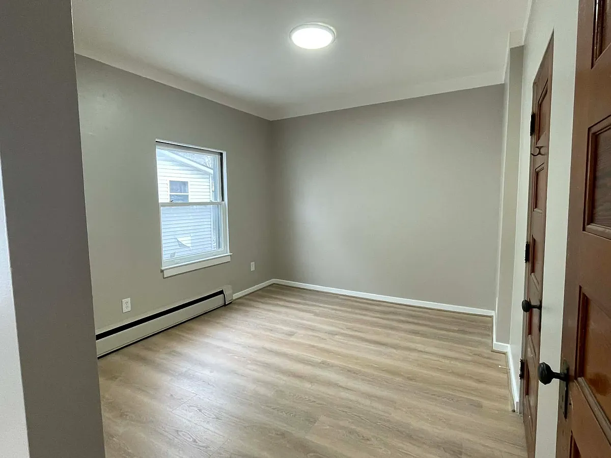 Building Photo - 910 N Grant St #2