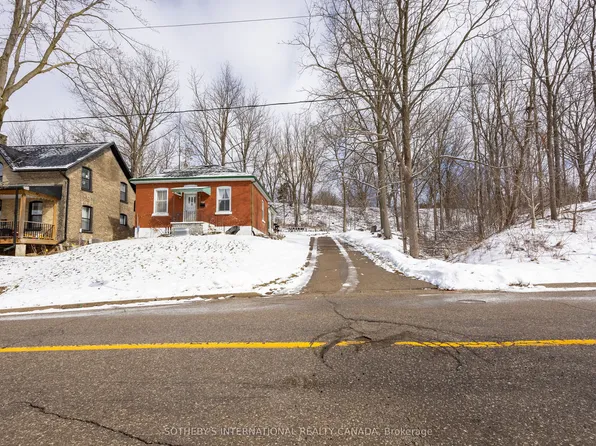 111 Broadway St W, Brant, ON N3L 2Z4