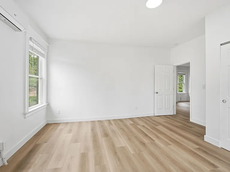 568 Hale Ave — Photo 44