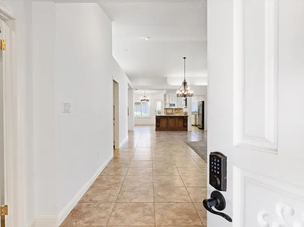 5411 Muirfield Dr, Bakersfield, CA 93306