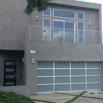 2nd image of 2035 Prospect Ave