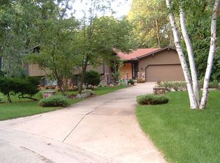 9 Nokomis Ct, Madison, WI 53711