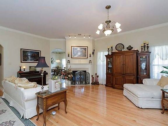 Great Room w/Look Thru Fi