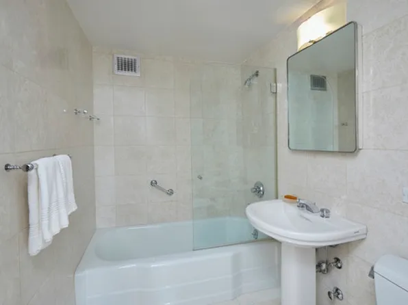 205 East 63rd Street image 7 of 11