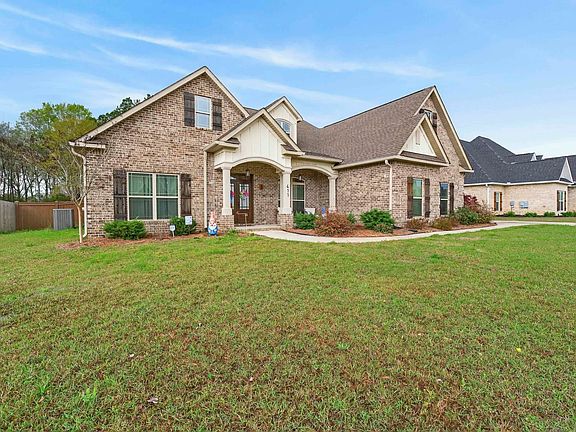 3rd image of 411 Stonegate Trl