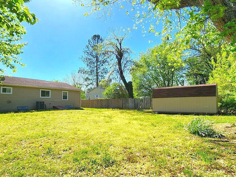 5 Glenwood Dr — Photo 4