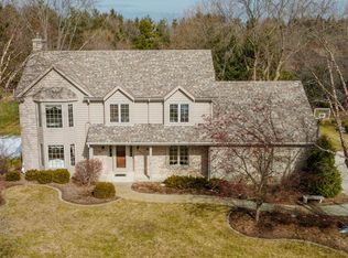 1280 Shelly Ln, Hartland, WI